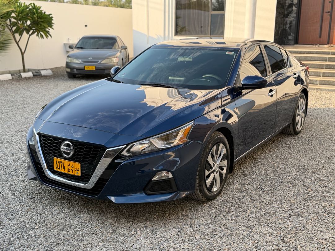 Car Image 2019 NISSAN ALTIMA SL