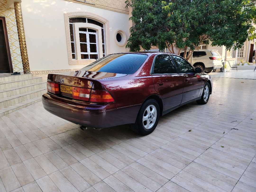 Car Image 1999 LEXUS ES 300
