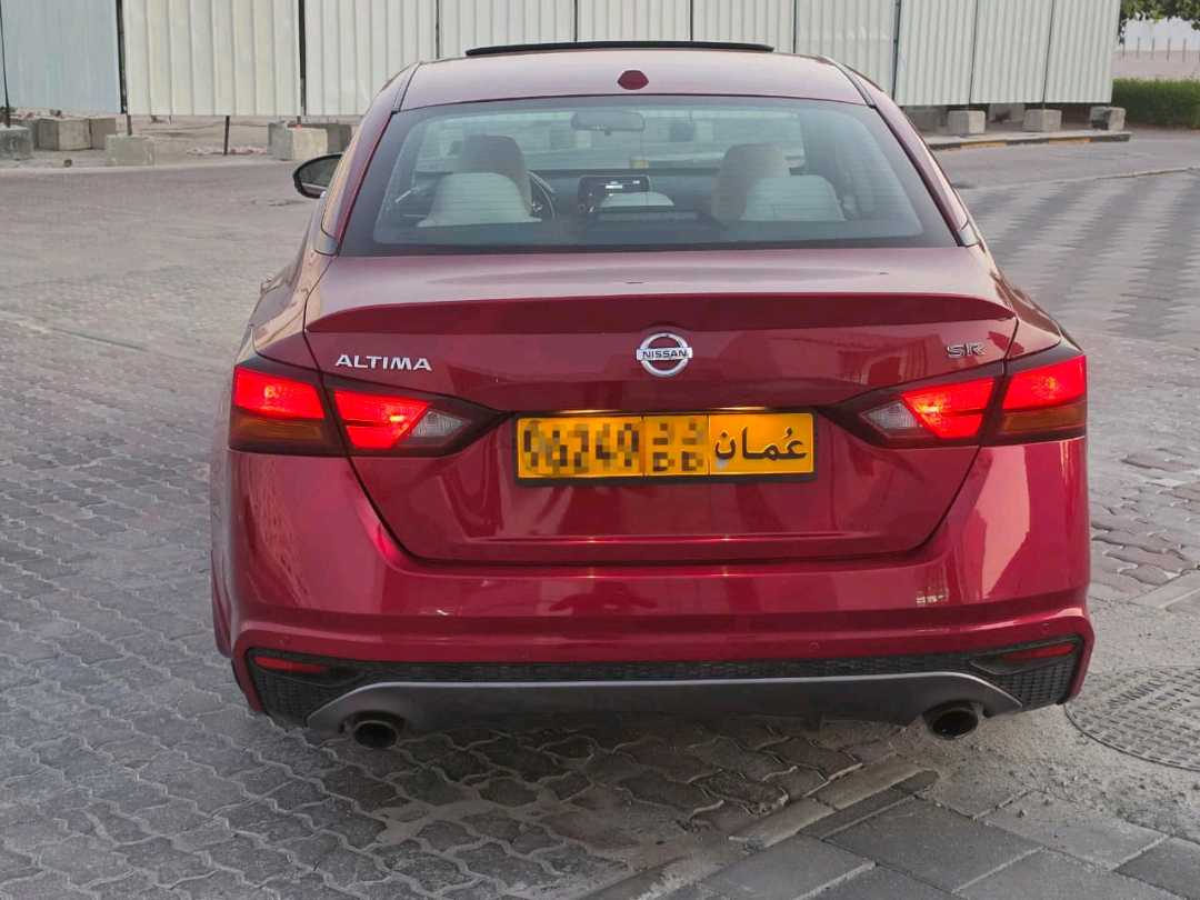 Car Image 2020 NISSAN ALTIMA SR