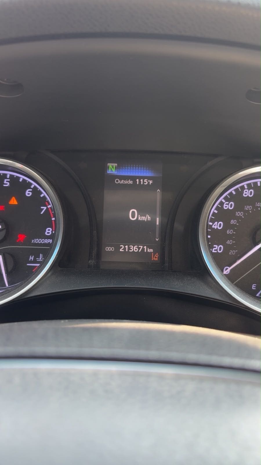 Car Image 2018 TOYOTA CAMRY SE