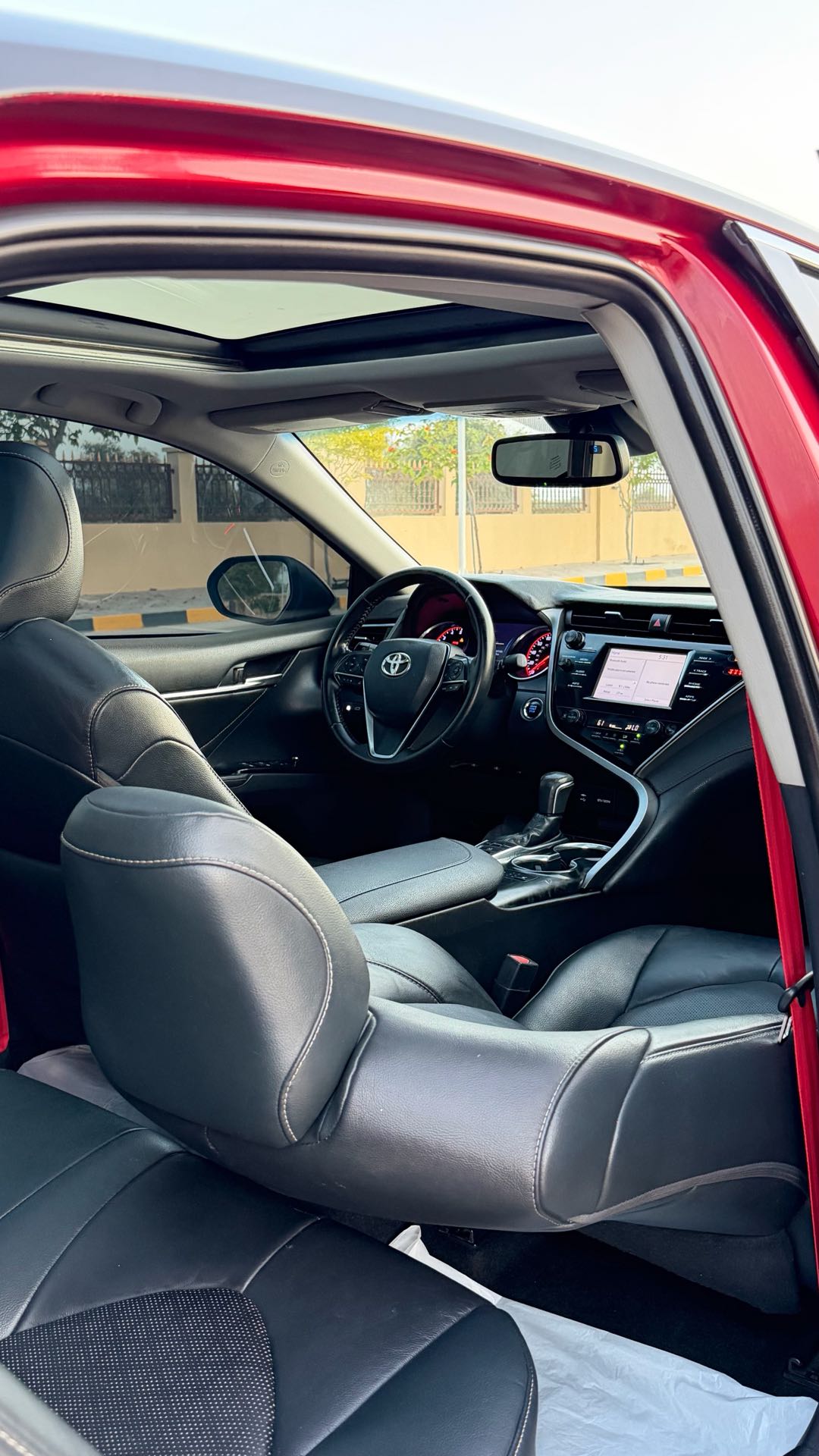 Car Image 2018 TOYOTA CAMRY XSE