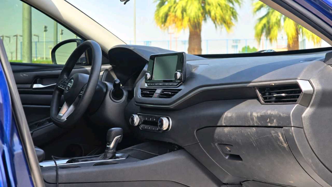 Car Image 2021 NISSAN ALTIMA SL