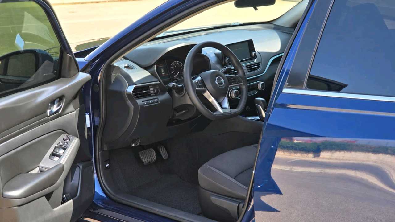 Car Image 2021 NISSAN ALTIMA SL