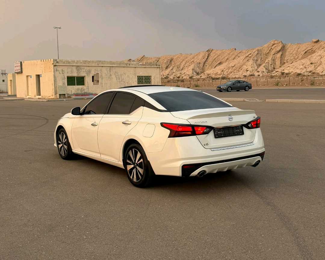 Car Image 2019 NISSAN ALTIMA SL