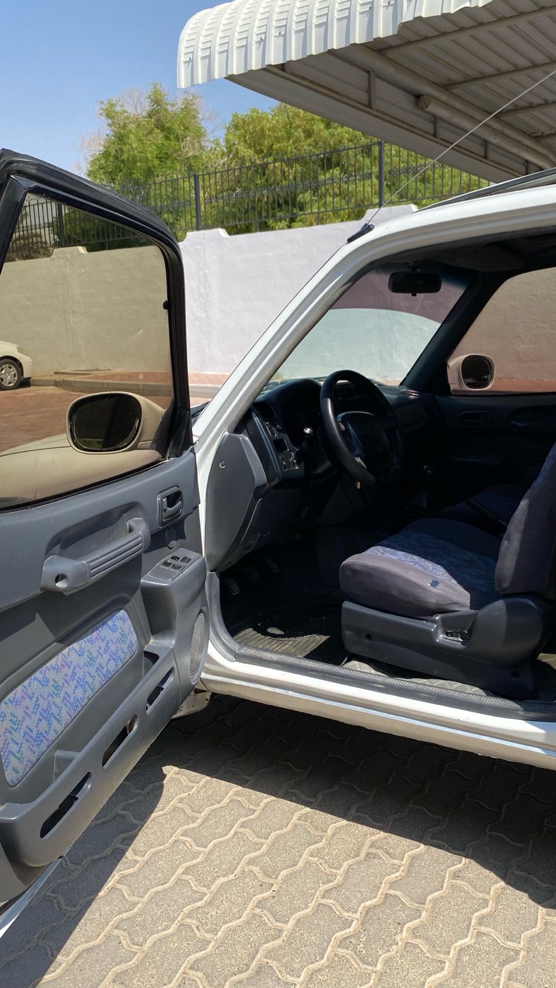 Car Image 1998 TOYOTA RAV4 