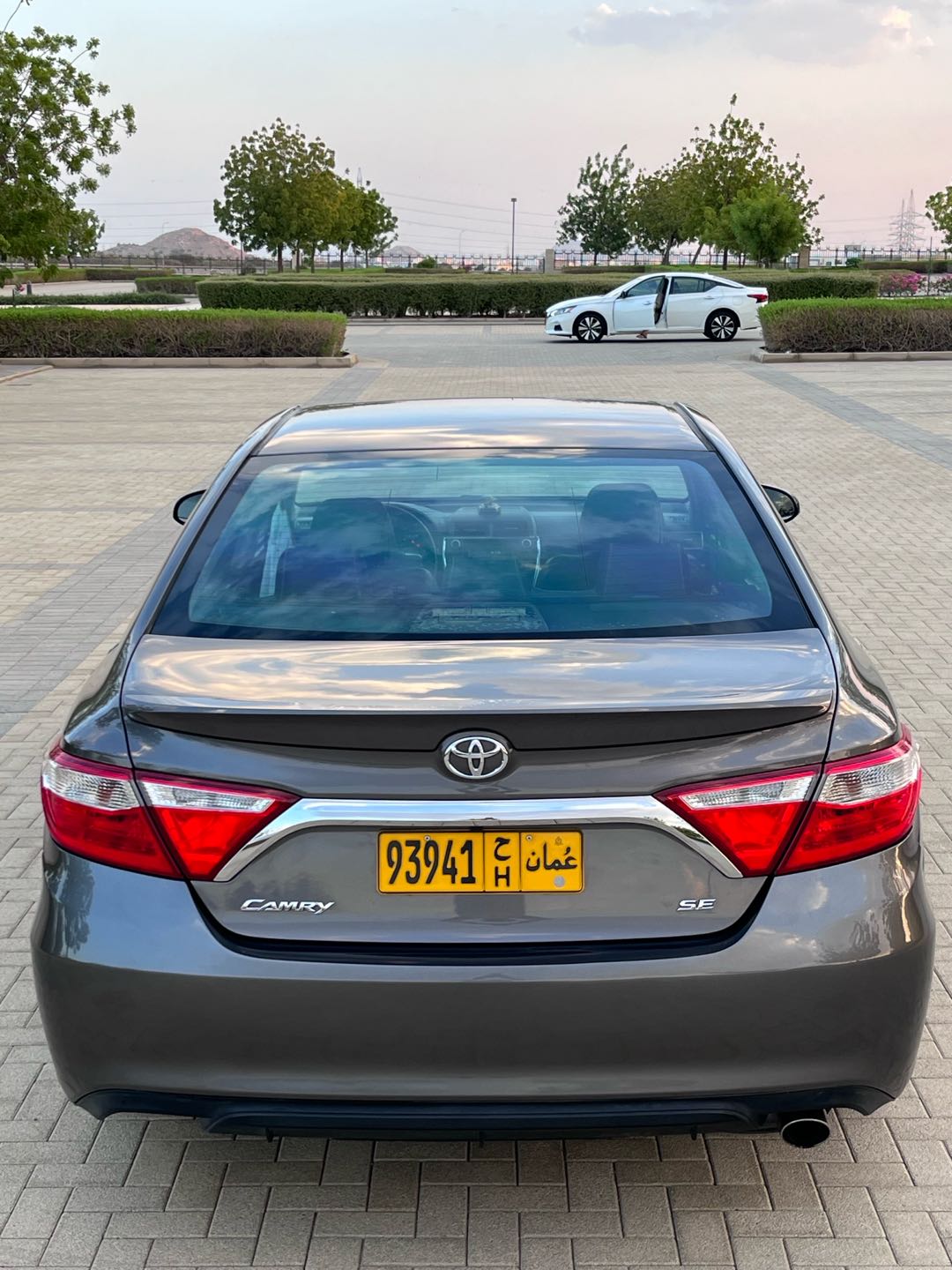 Car Image 2015 TOYOTA CAMRY SE
