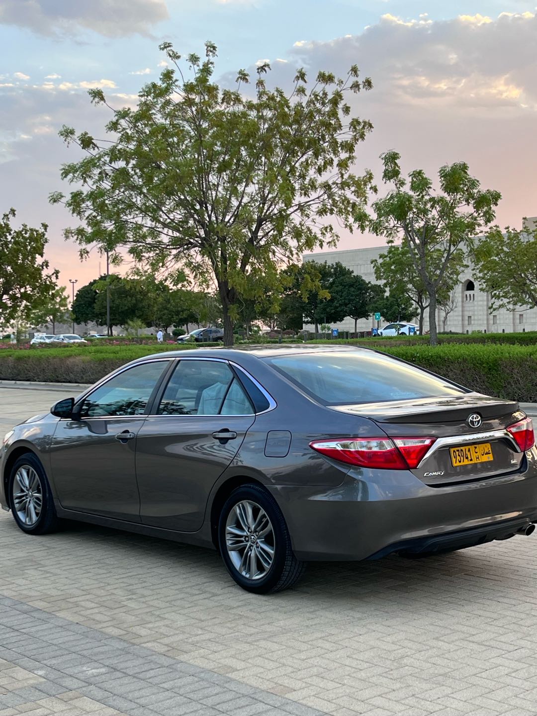 Car Image 2015 TOYOTA CAMRY SE