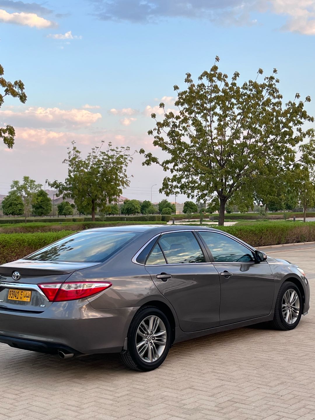 Car Image 2015 TOYOTA CAMRY SE