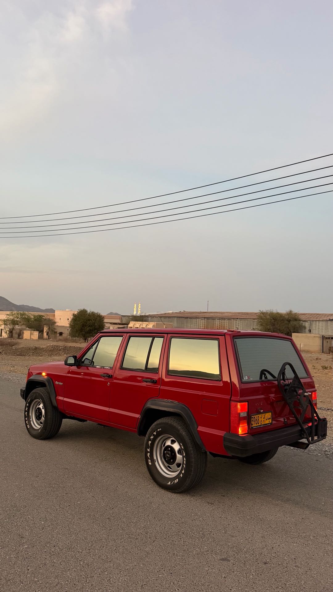 Car Image 1995 JEEP CHEROKEE Sport