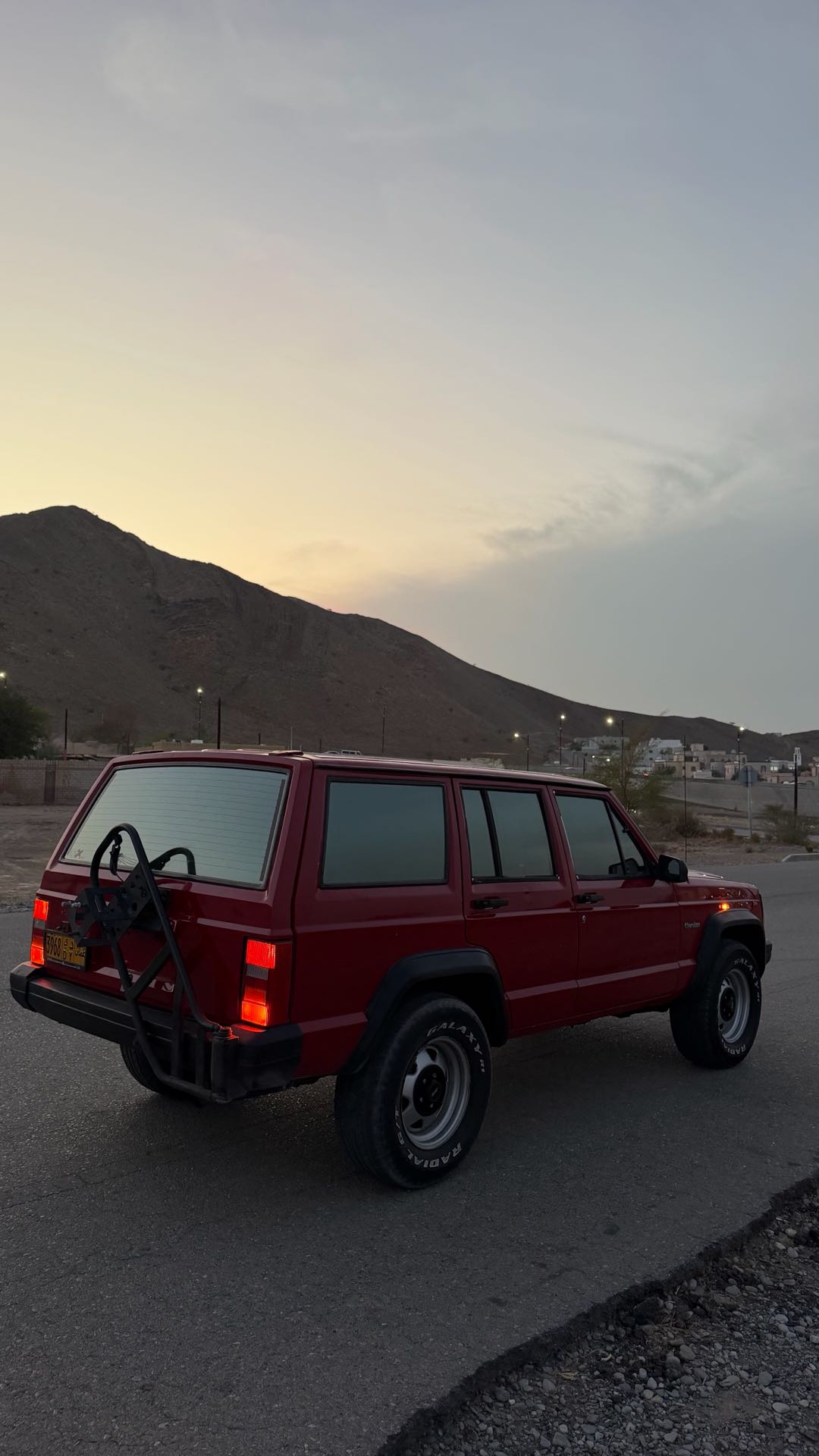 Car Image 1995 JEEP CHEROKEE Sport