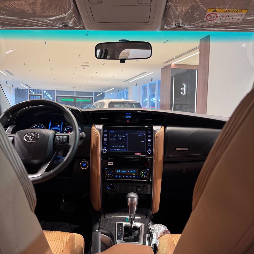 Car Image 2025 TOYOTA FORTUNER SR5