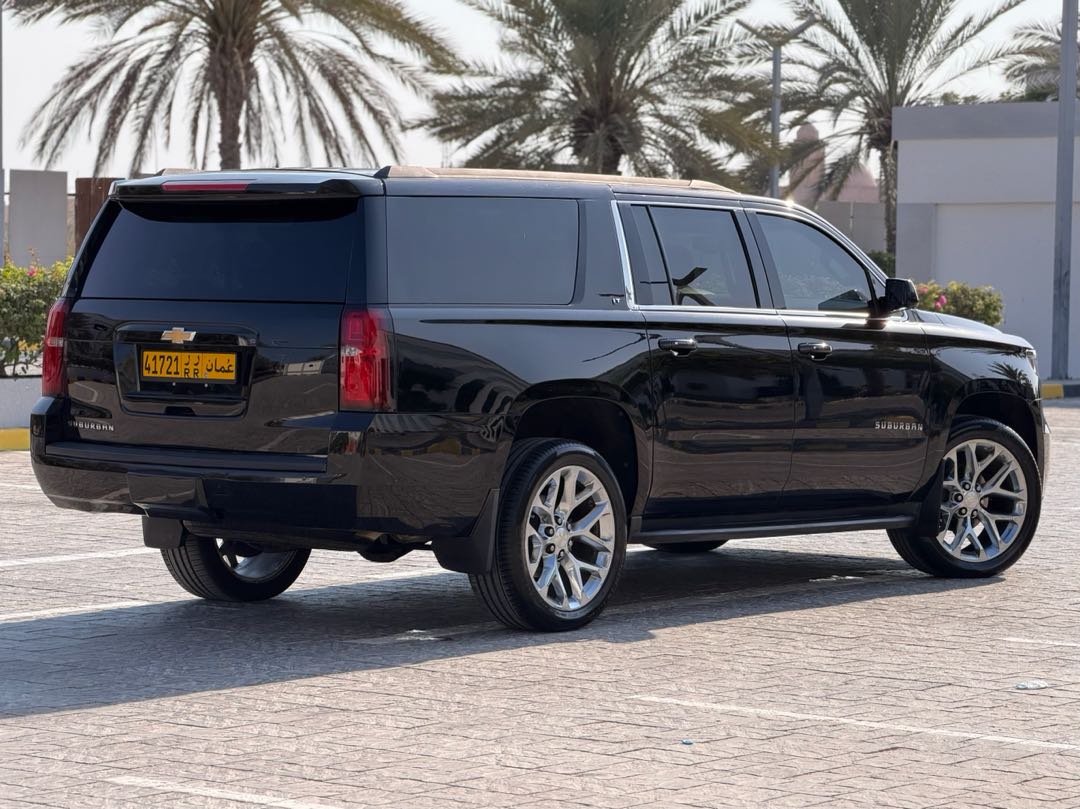 Car Image 2019 CHEVROLET SUBURBAN LT