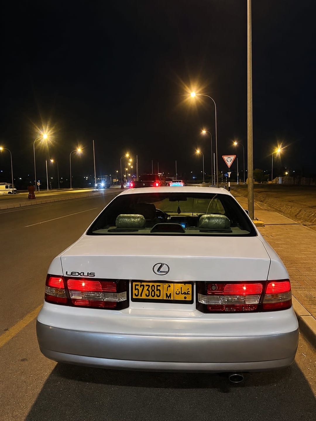 Car Image 1998 LEXUS ES 300
