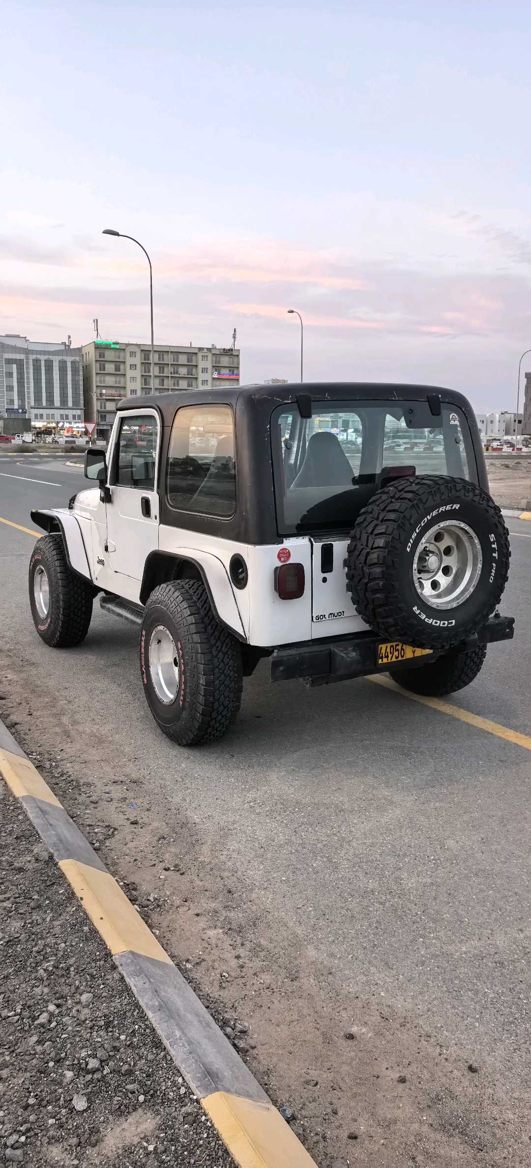 Car Image 1997 JEEP WRANGLER SE