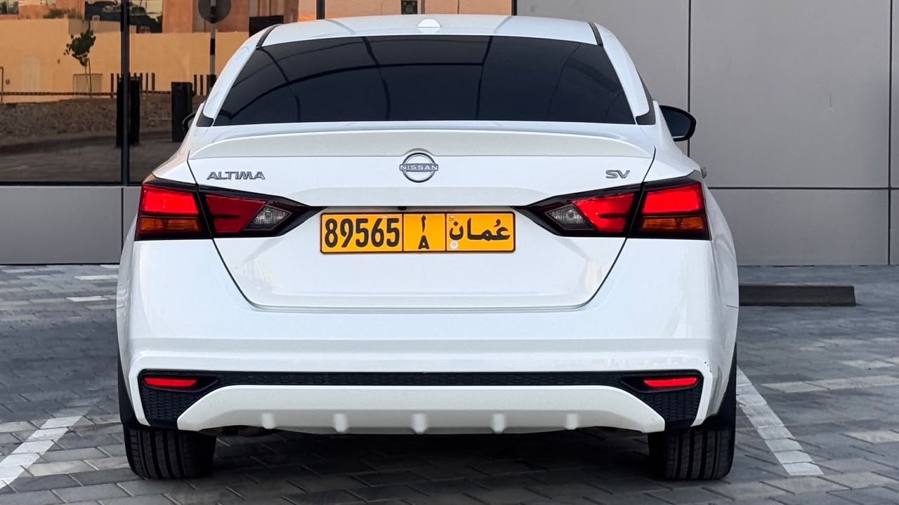 Car Image 2019 NISSAN ALTIMA SV
