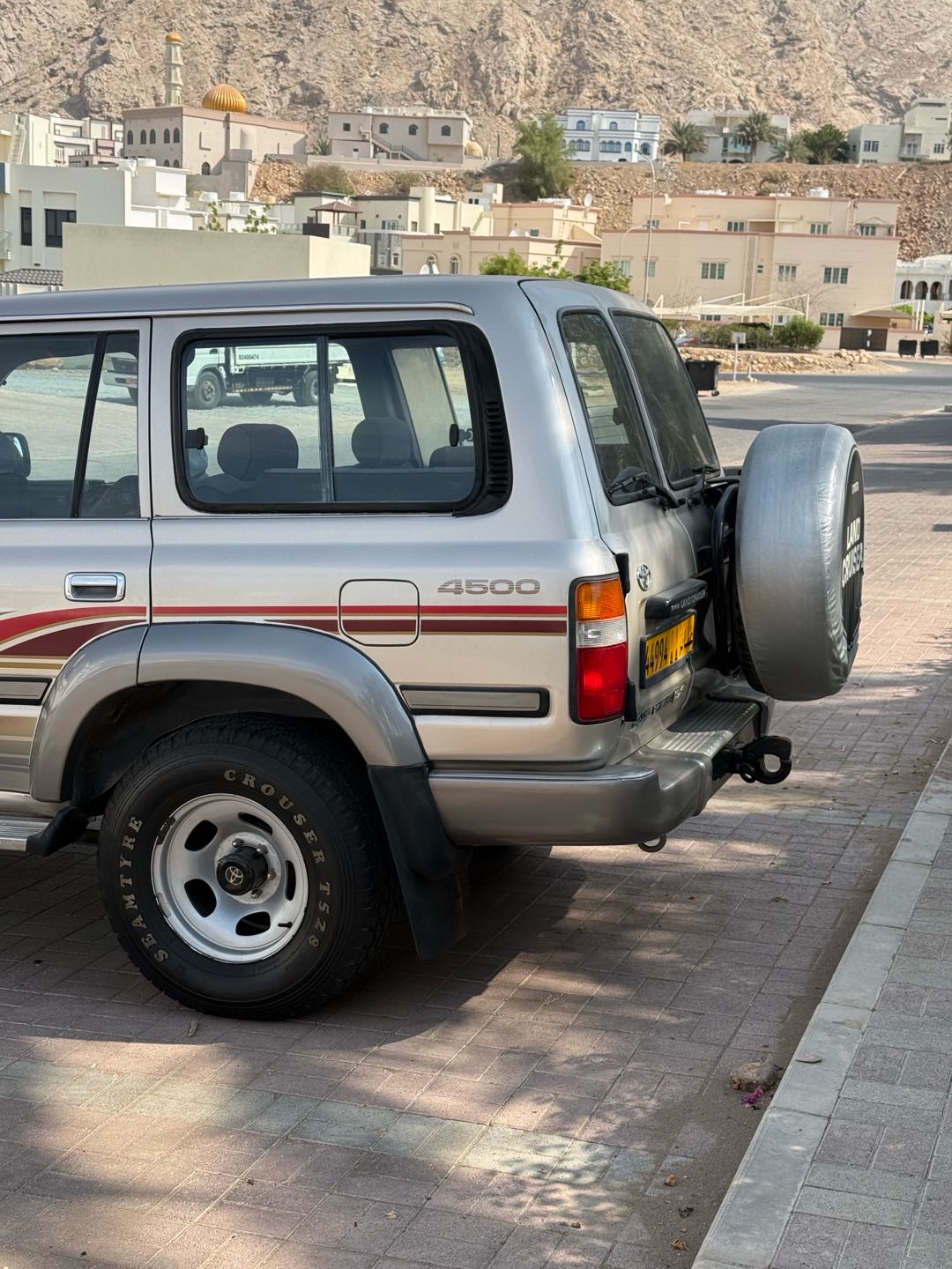 Car Image 1994 TOYOTA LAND CRUISER GX