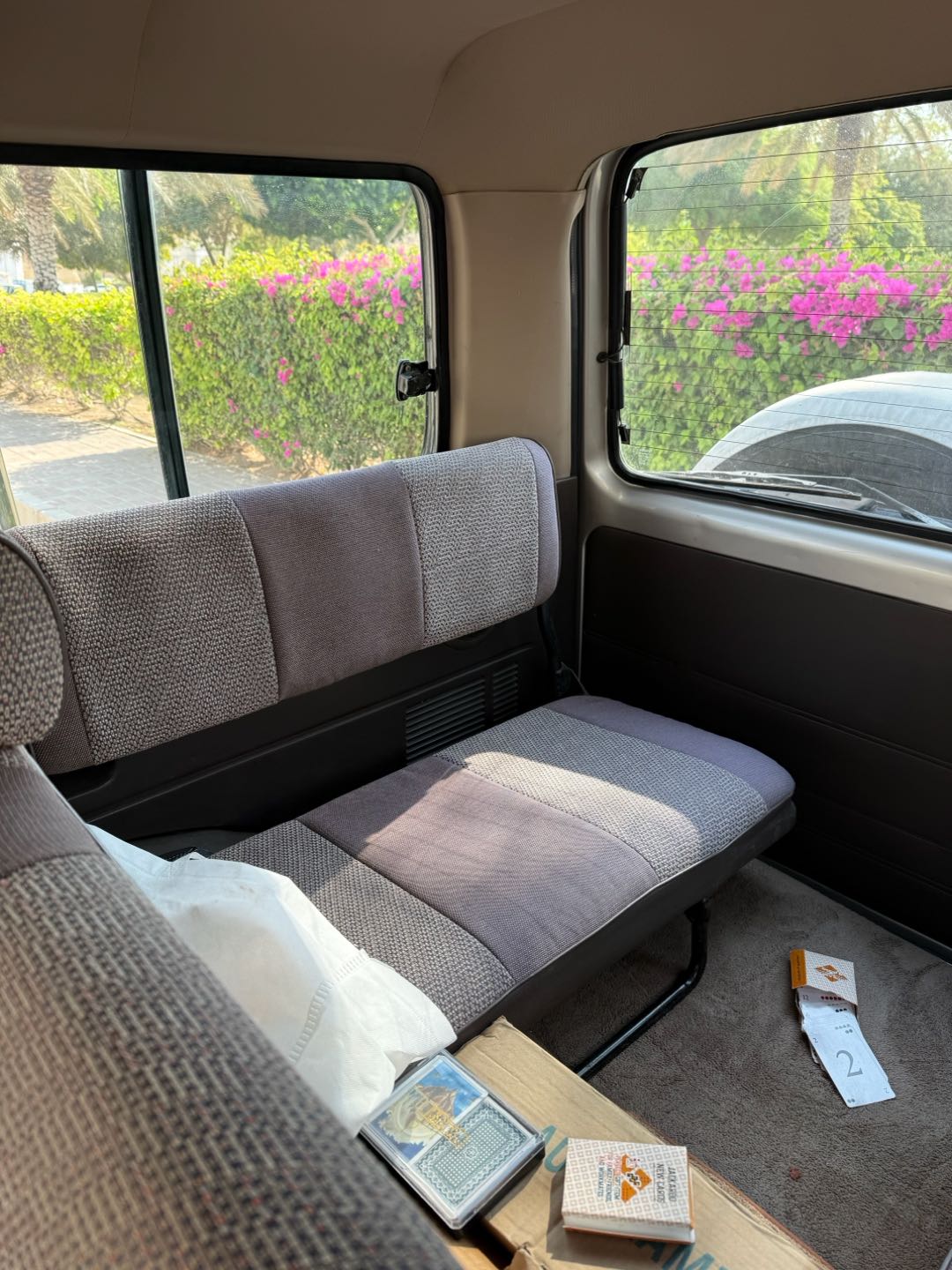 Car Image 1994 TOYOTA LAND CRUISER GX
