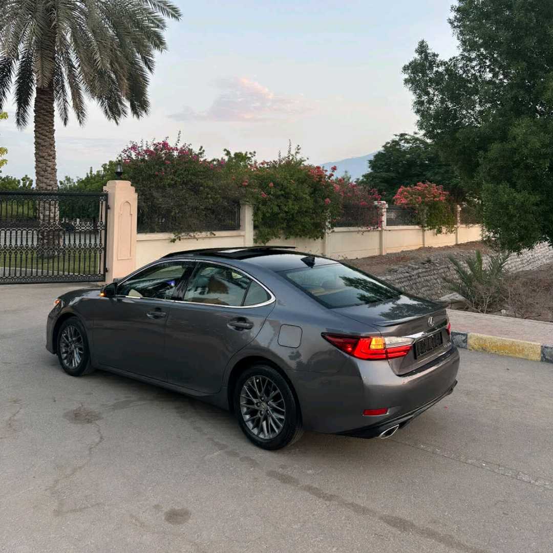 Car Image 2018 LEXUS ES 350