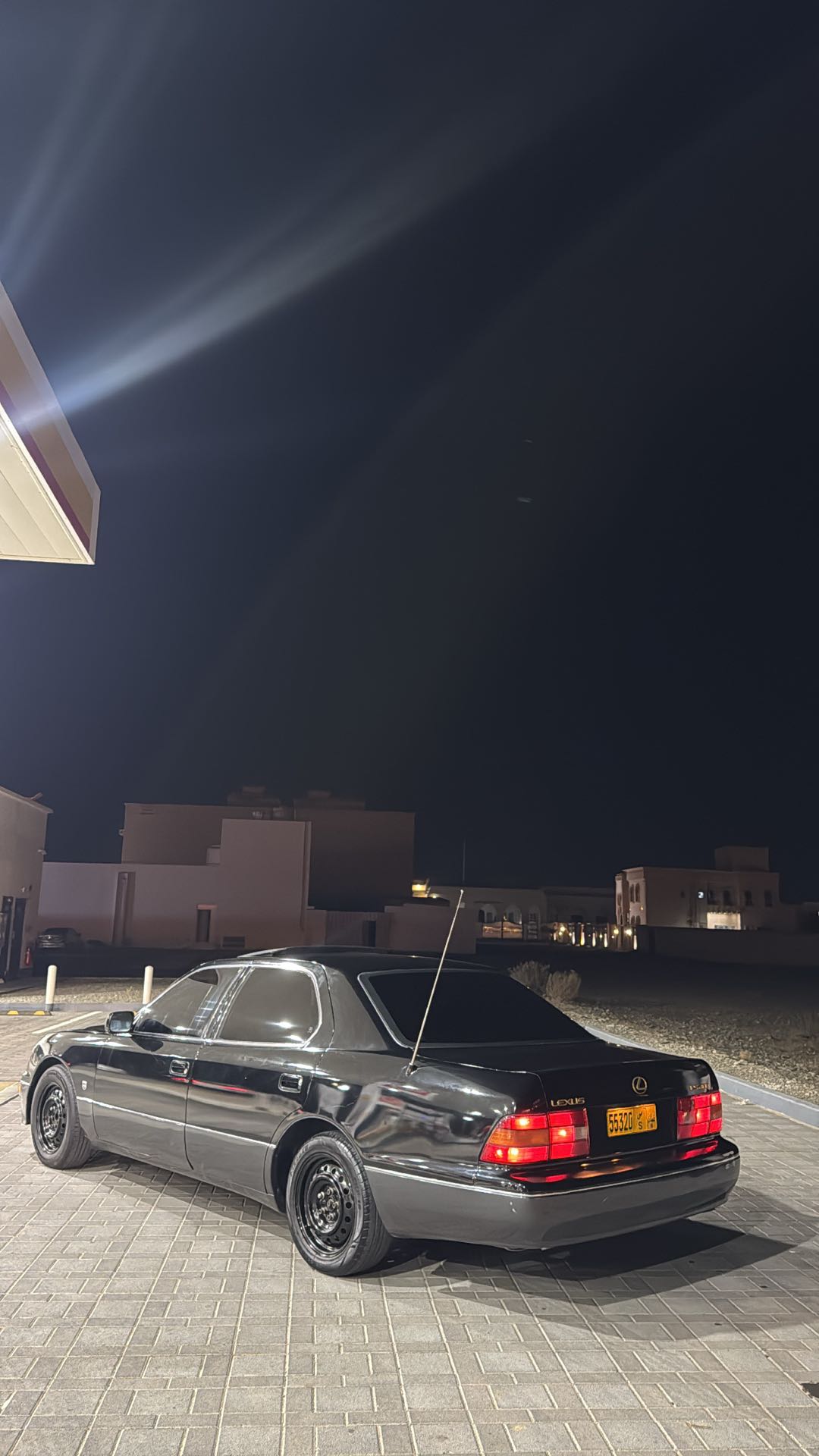 Car Image 1995 LEXUS LS 400