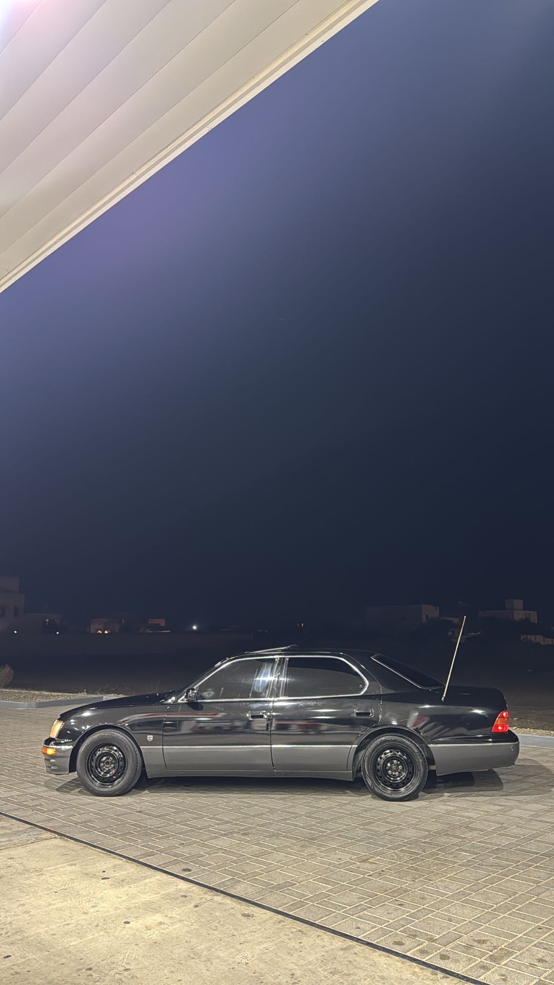 Car Image 1995 LEXUS LS 400