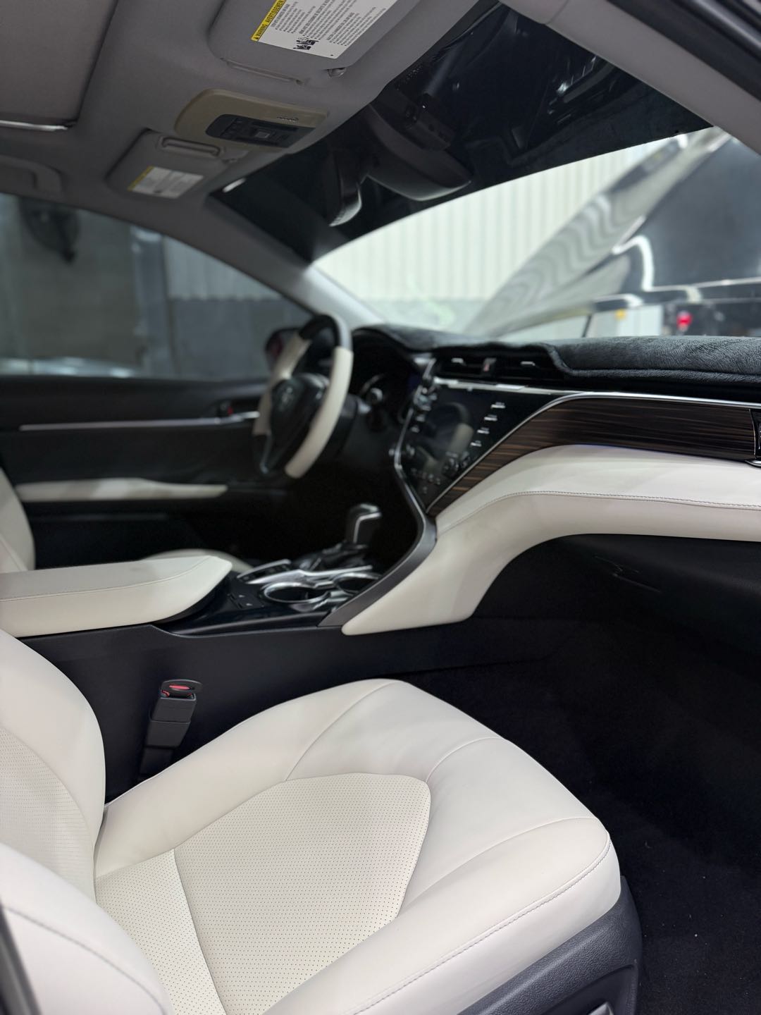 Car Image 2018 TOYOTA CAMRY XLE