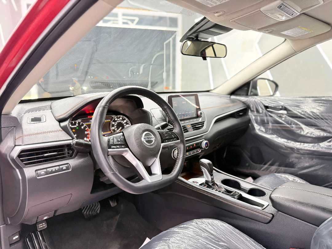 Car Image 2021 NISSAN ALTIMA SR