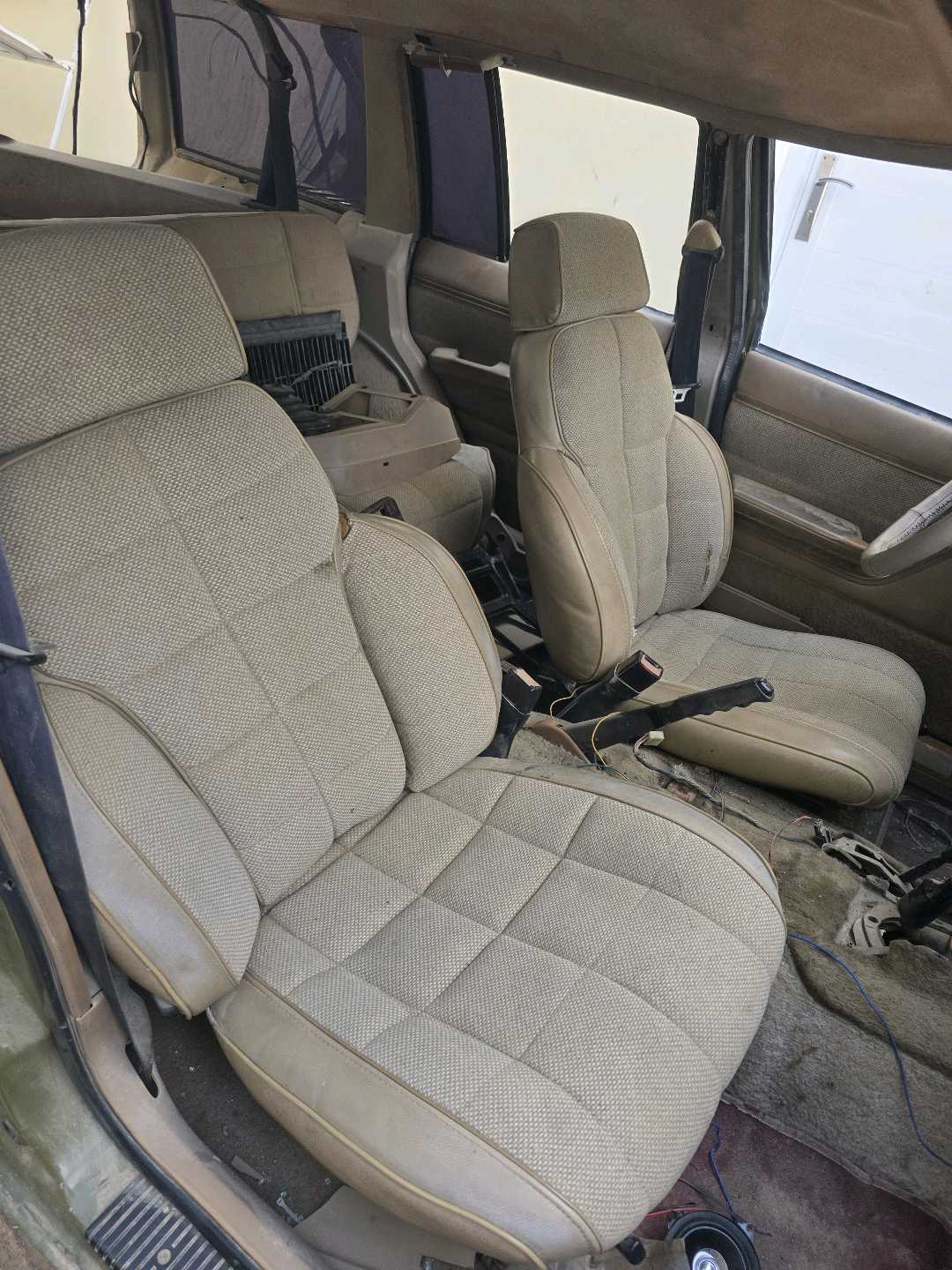 Car Image 1994 JEEP CHEROKEE Sport