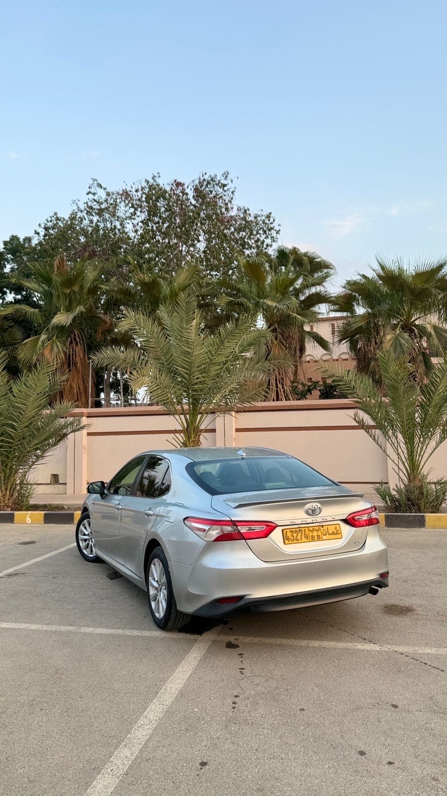 Car Image 2019 TOYOTA CAMRY LE