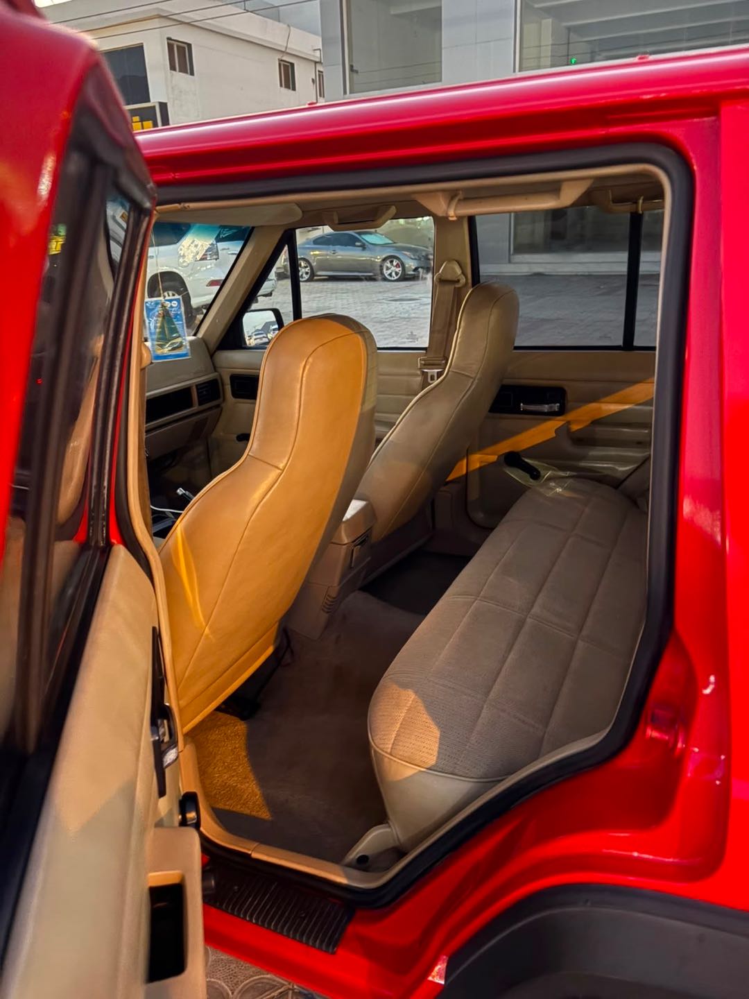 Car Image 1996 JEEP CHEROKEE Trailhawk