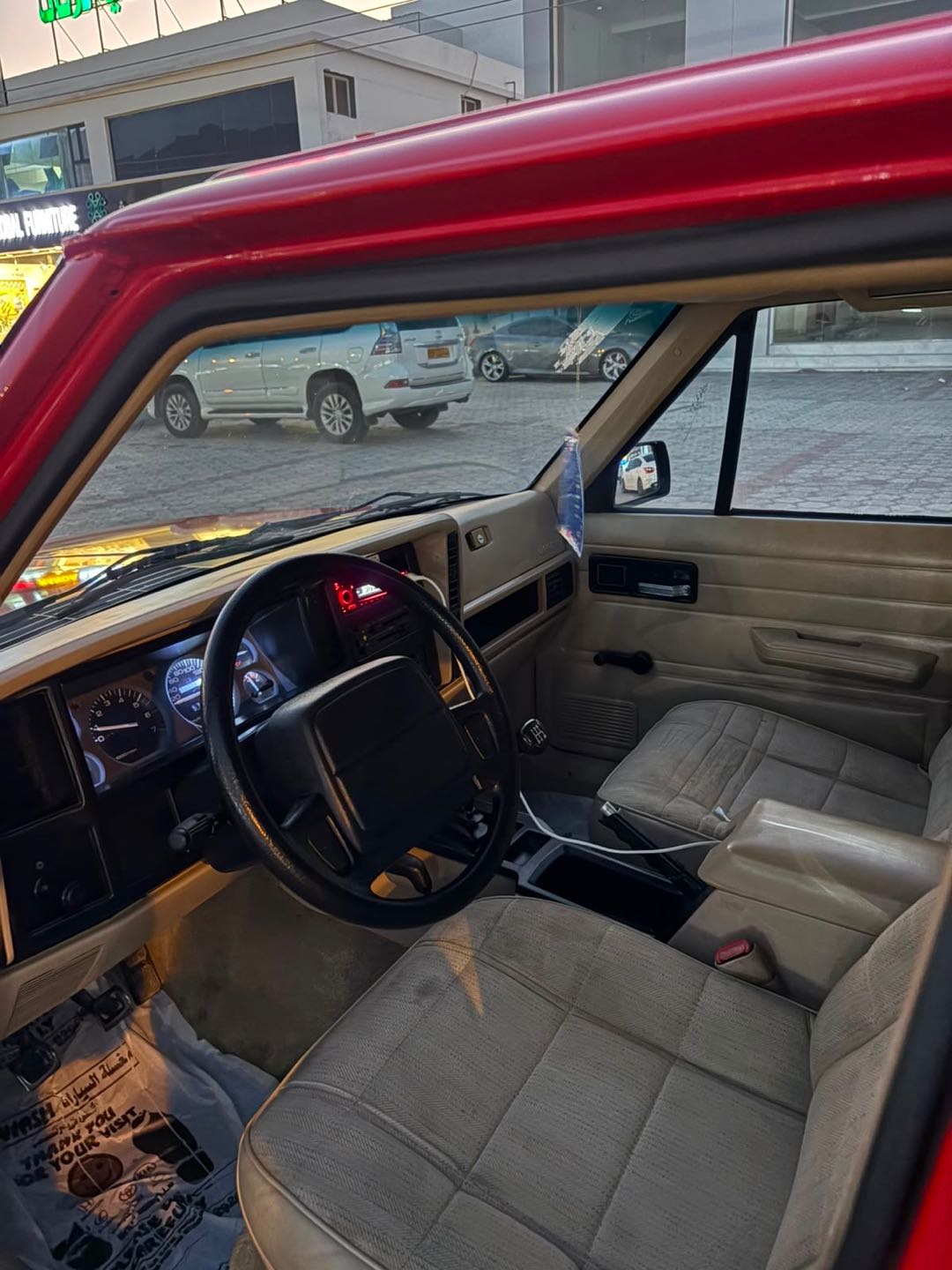 Car Image 1996 JEEP CHEROKEE Trailhawk