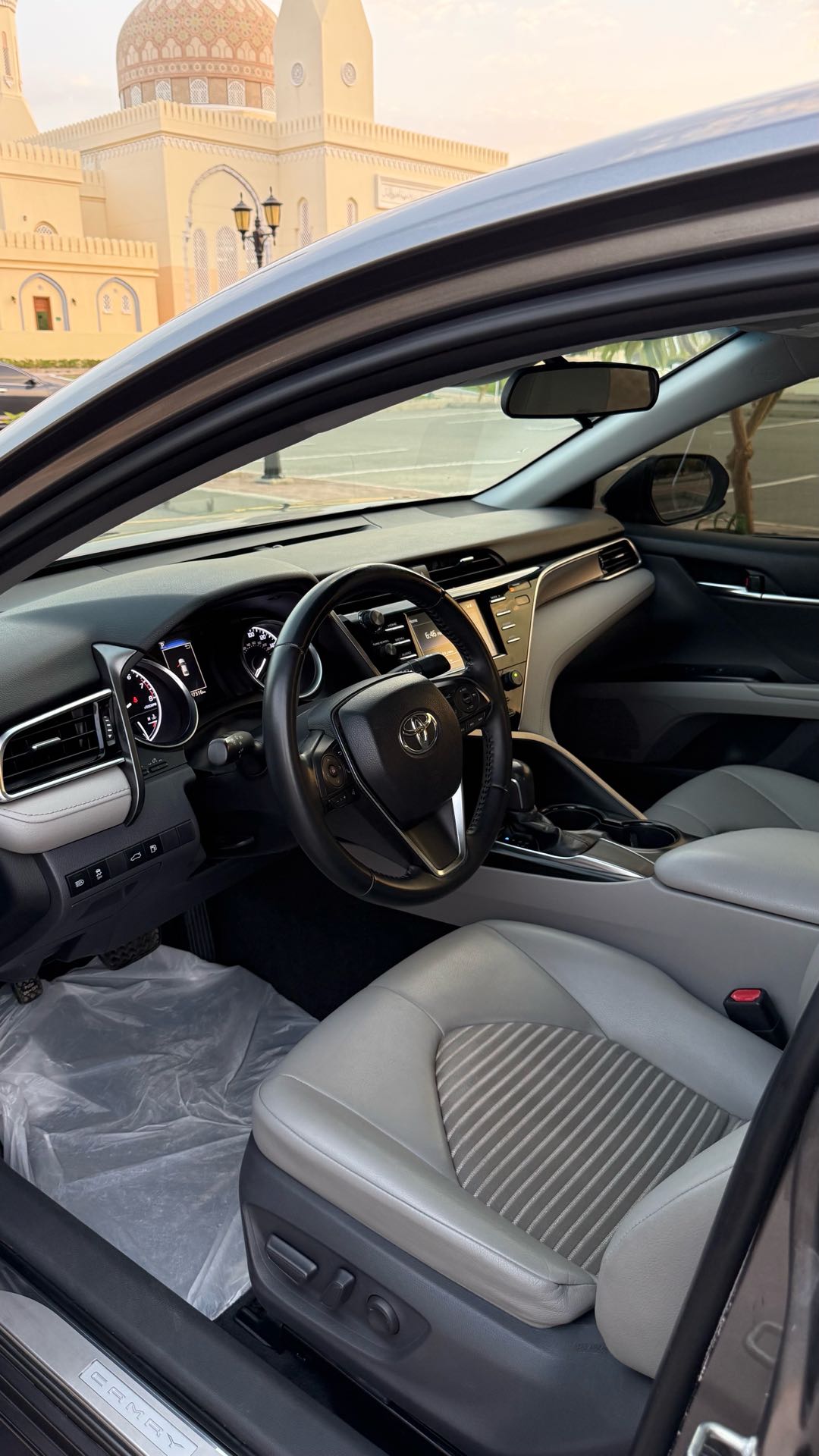 Car Image 2018 TOYOTA CAMRY SE