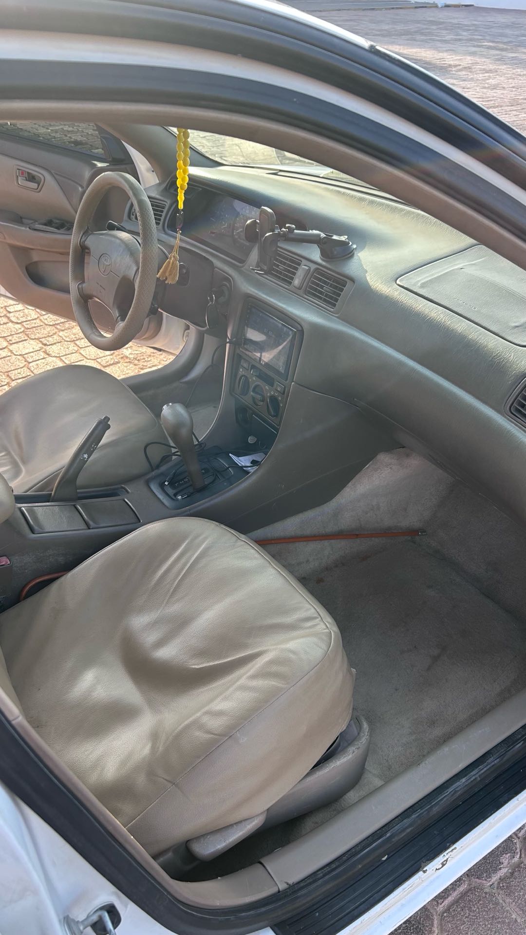 Car Image 1997 TOYOTA CAMRY SE