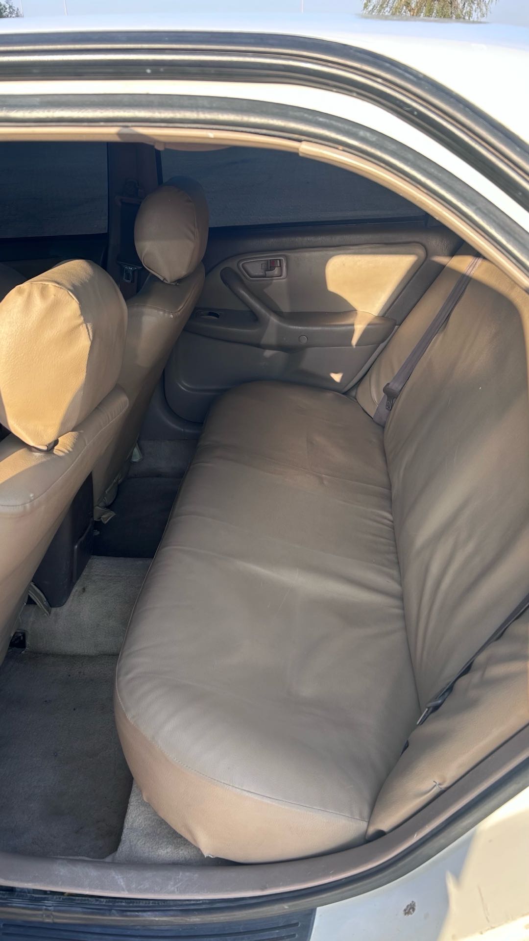 Car Image 1997 TOYOTA CAMRY SE