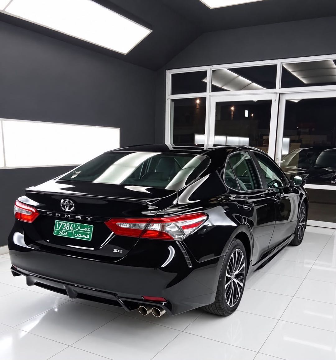Car Image 2018 TOYOTA CAMRY SE