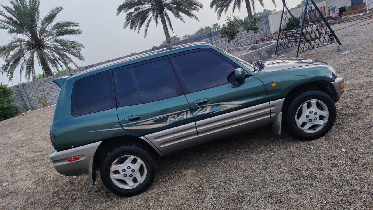 Car Image 1998 TOYOTA RAV4 