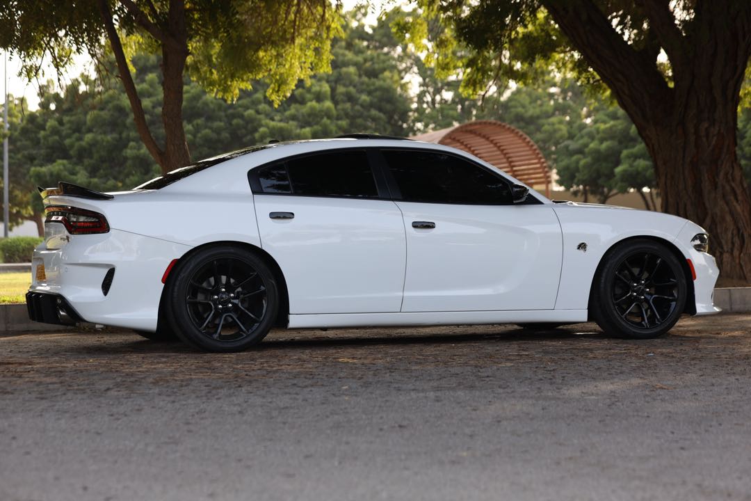 Car Image 2019 DODGE CHARGER SXT