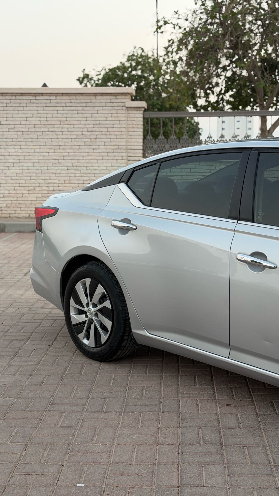 Car Image 2019 NISSAN ALTIMA SV