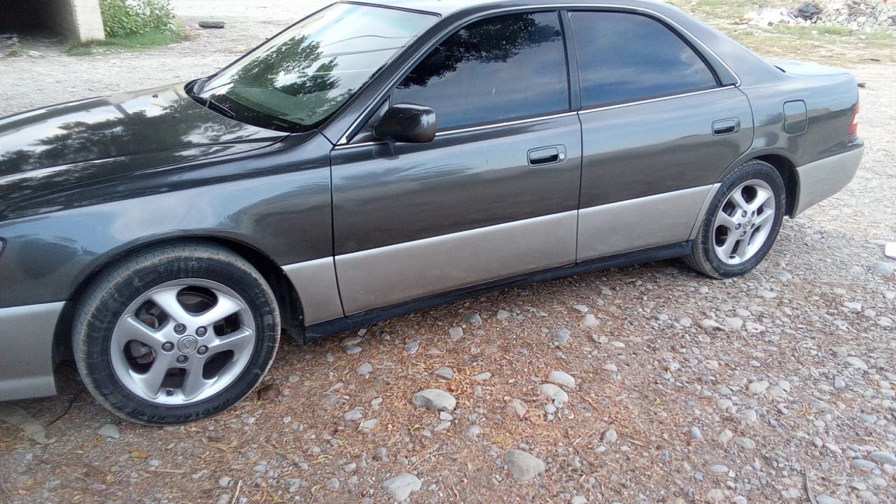 Car Image 1999 LEXUS ES 300