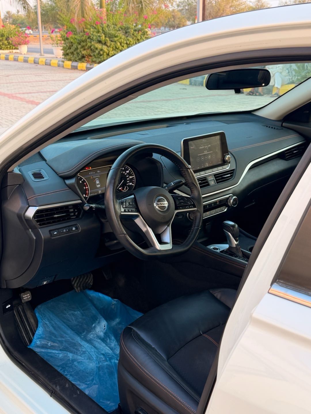 Car Image 2019 NISSAN ALTIMA SR