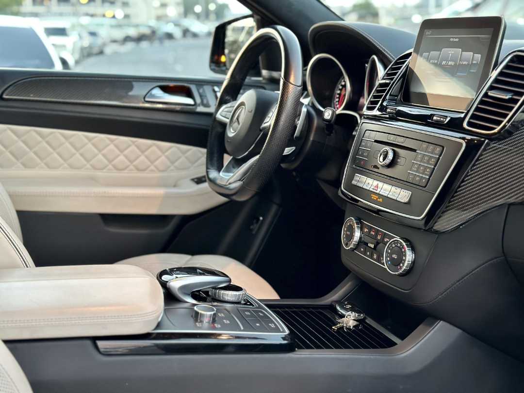 Car Image 2017 MERCEDES GLE CLASS 63S
