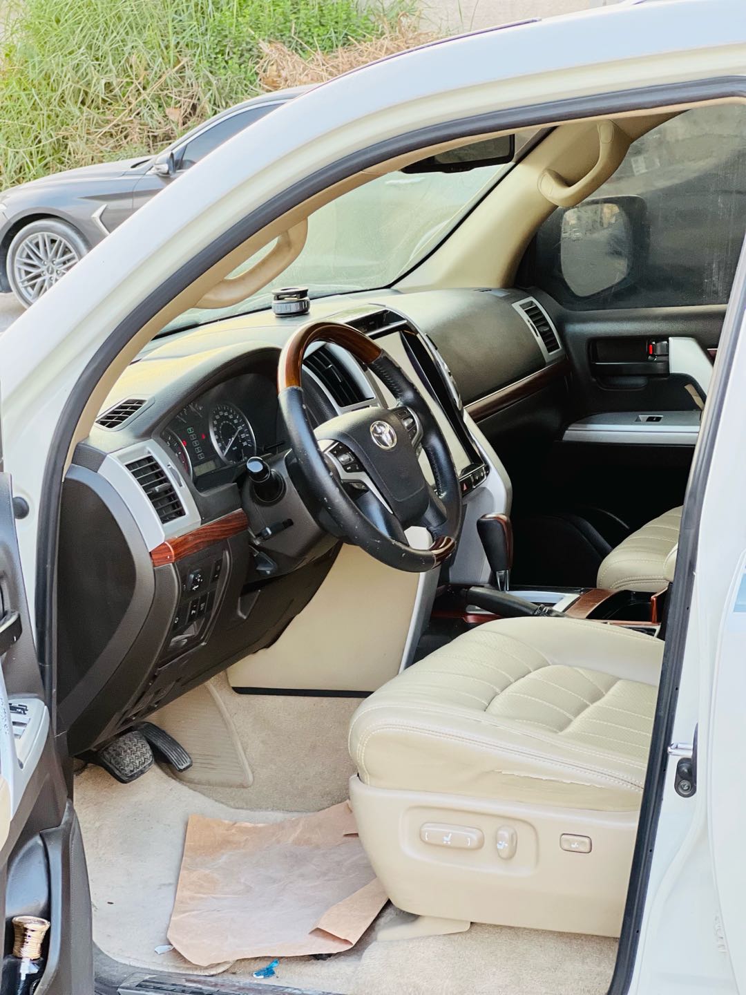 Car Image 2011 TOYOTA LAND CRUISER GX.R