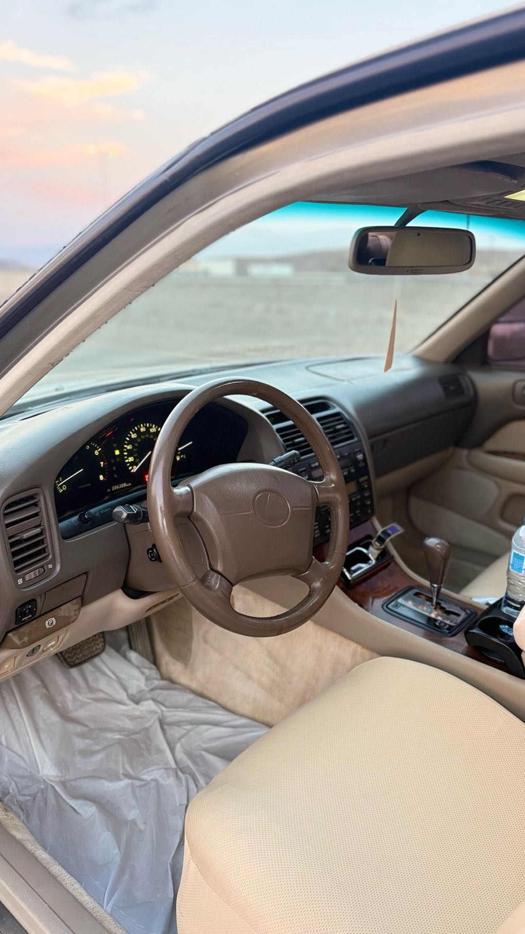 Car Image 1996 LEXUS LS 400