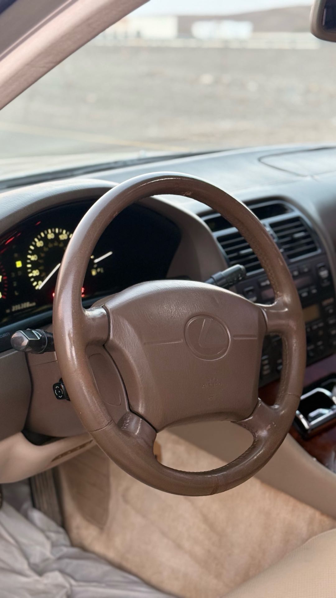 Car Image 1996 LEXUS LS 400