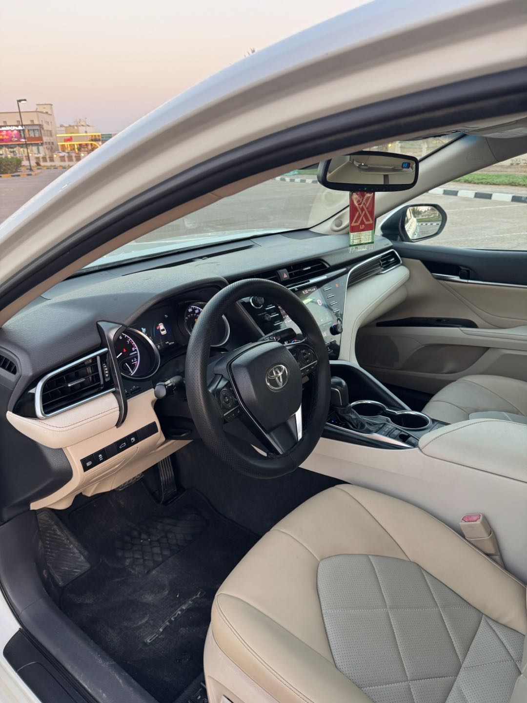 Car Image 2018 TOYOTA CAMRY XLE