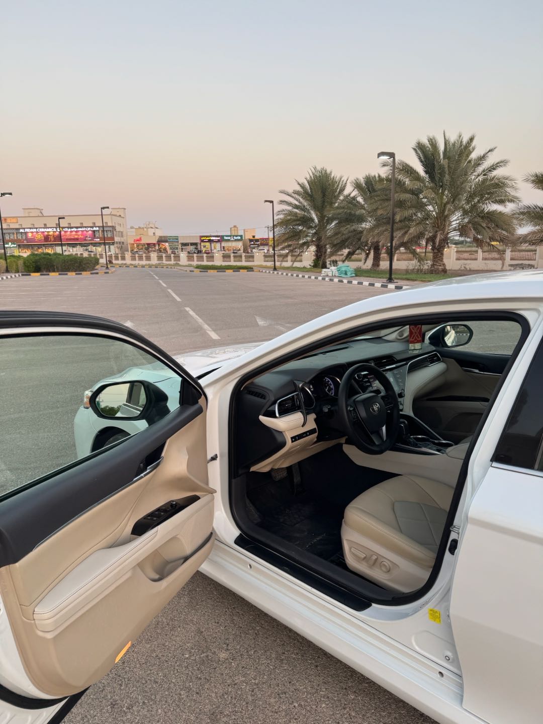 Car Image 2018 TOYOTA CAMRY XLE
