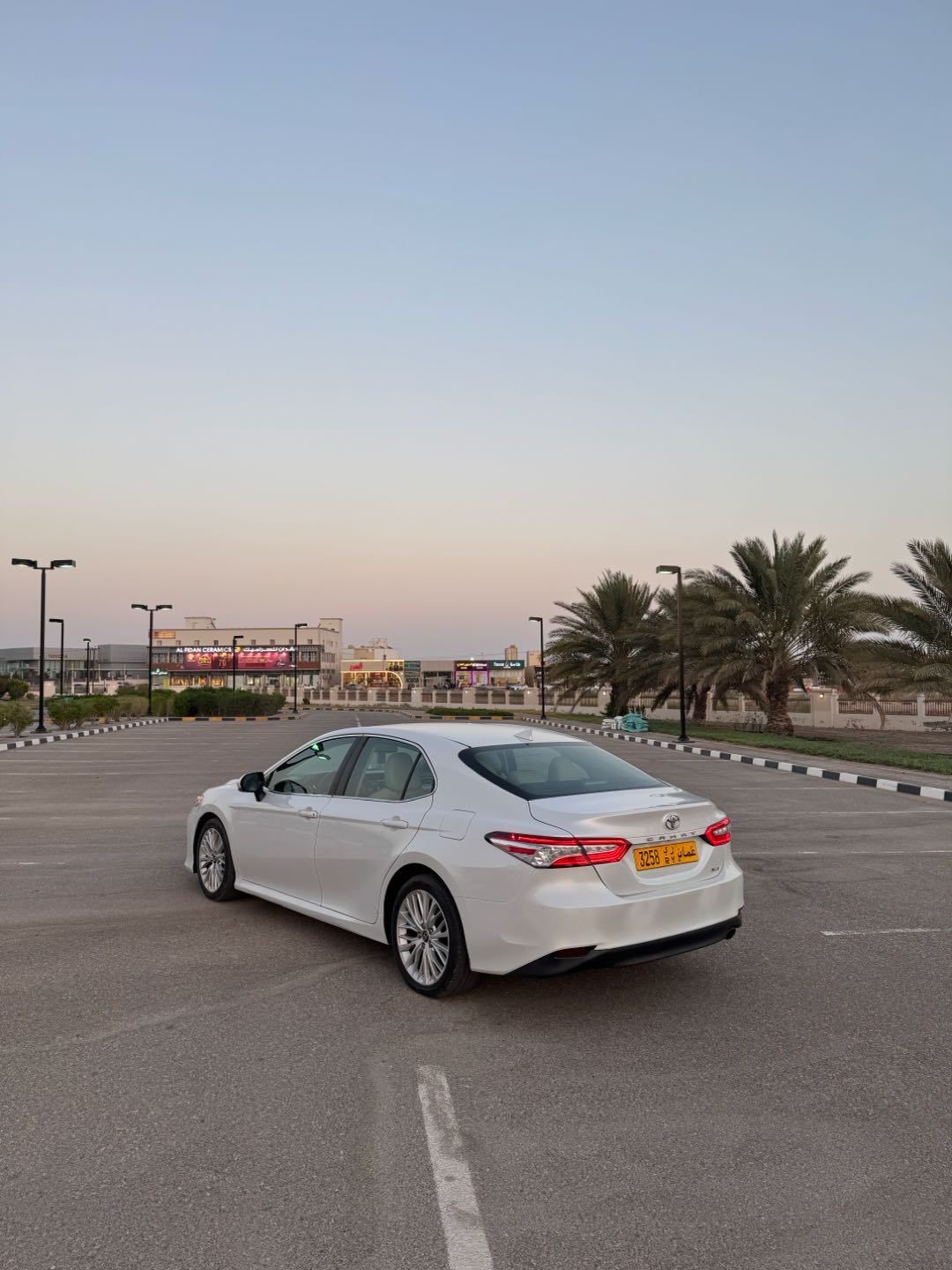 Car Image 2018 TOYOTA CAMRY XLE