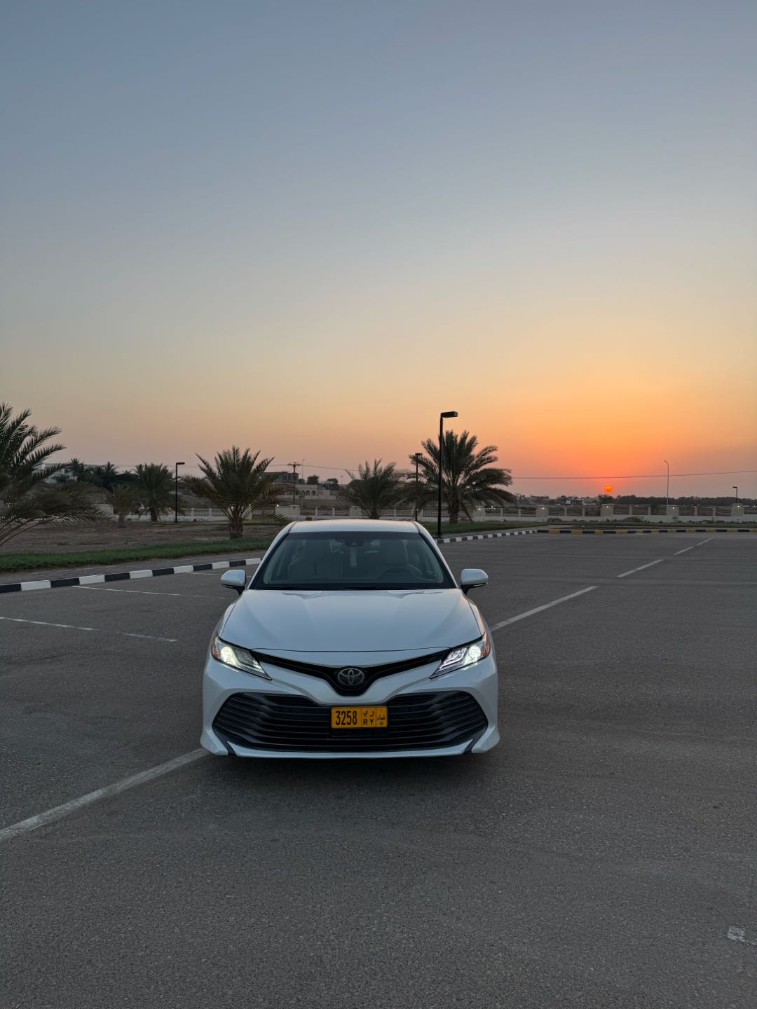 Car Image 2018 TOYOTA CAMRY XLE