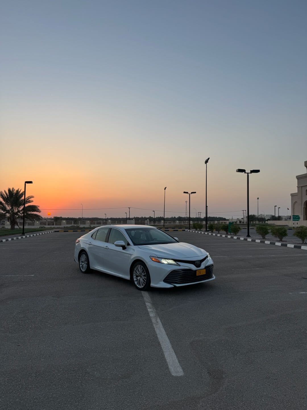 Car Image 2018 TOYOTA CAMRY XLE