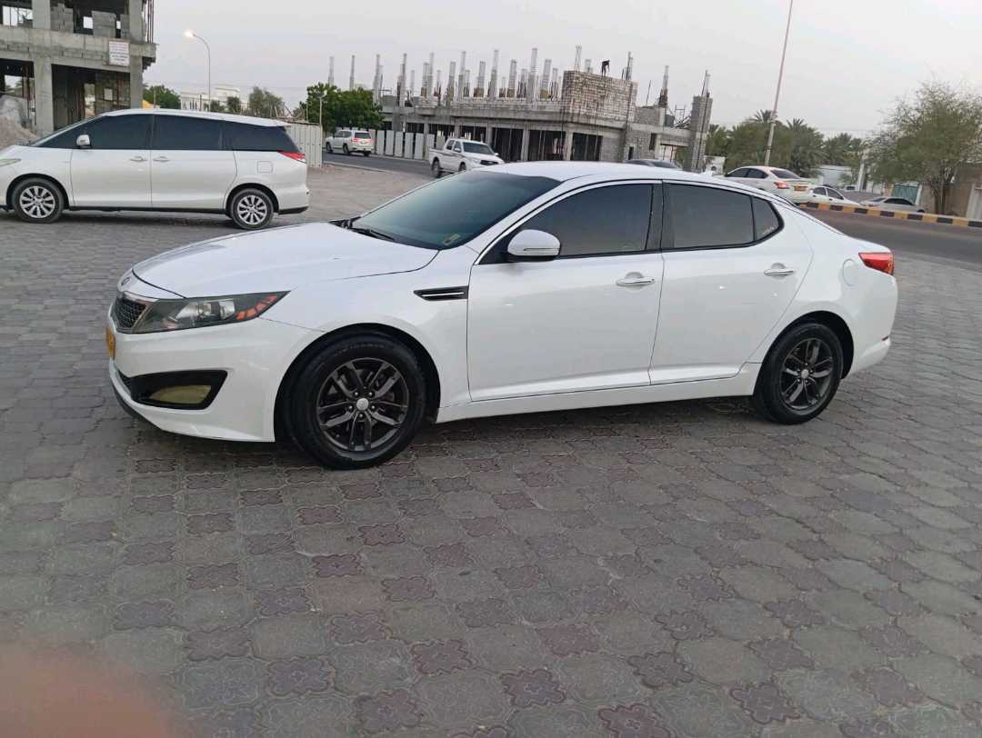 Car Image 2013 KIA OPTIMA