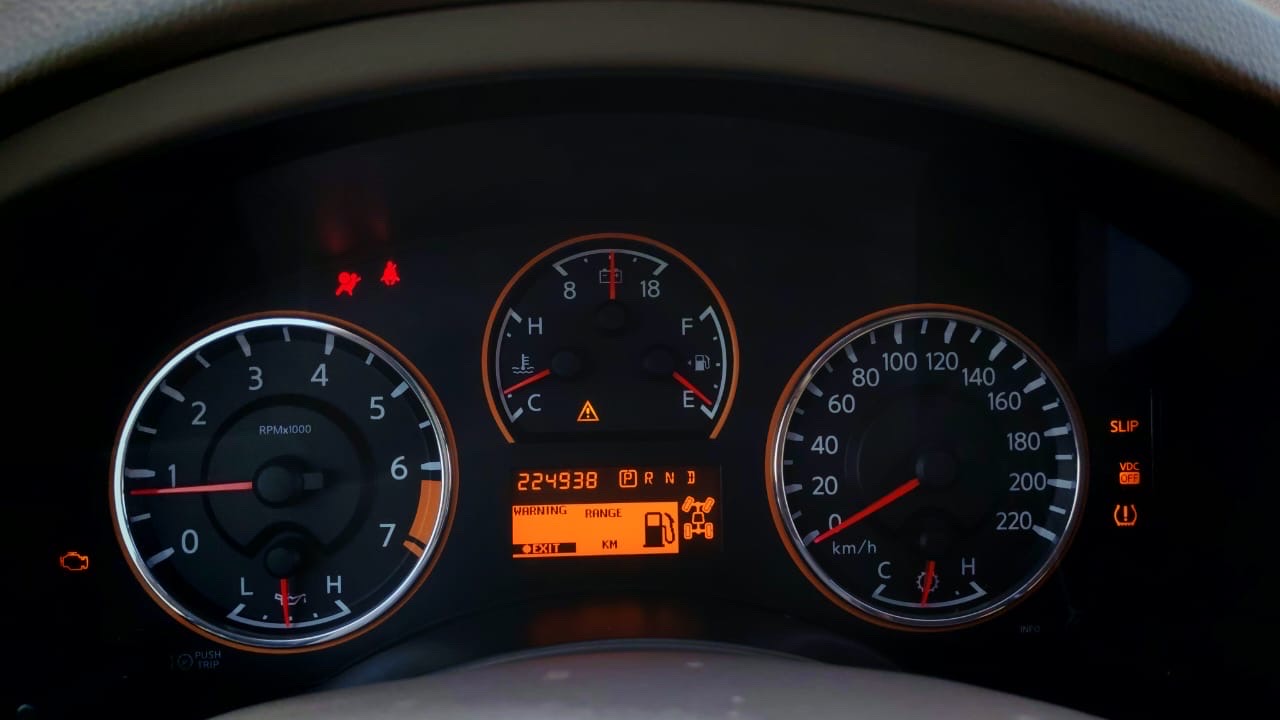 Car Image 2010 NISSAN ARMADA 